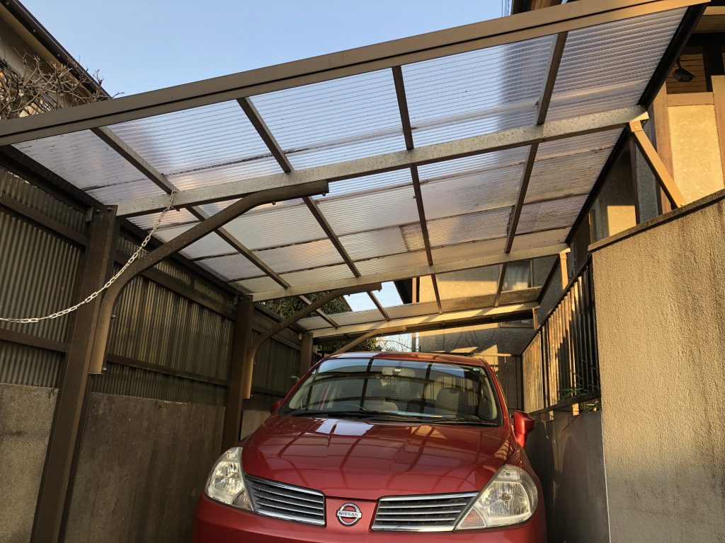 駐車場屋根修繕｜吹き飛ばされた箇所