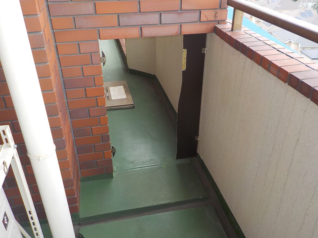 隔壁板交換|施工前