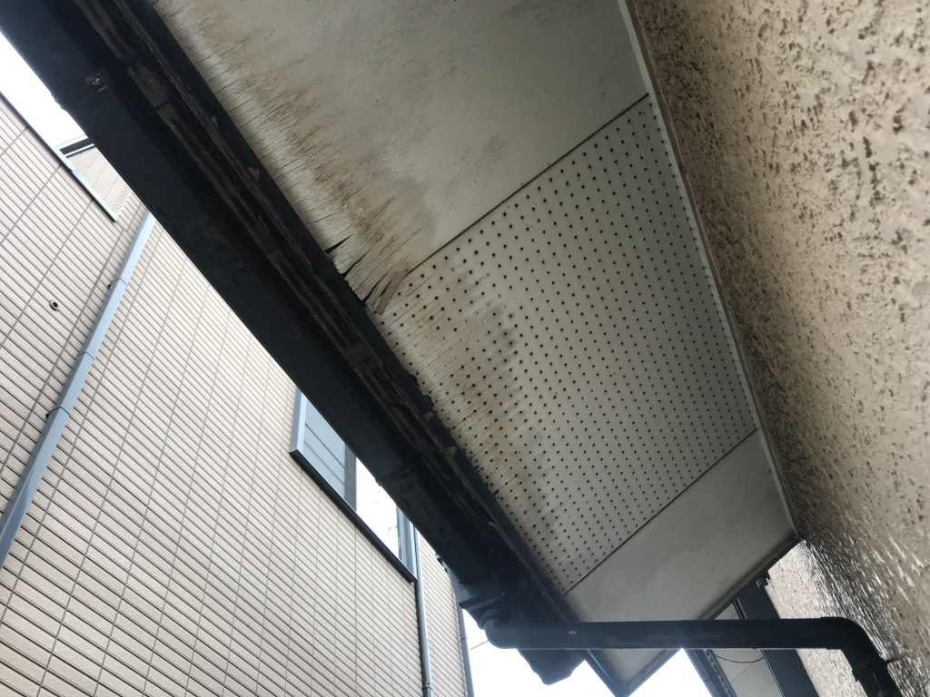 塗装工事・雨樋交換工事|軒天修繕と共に塗装