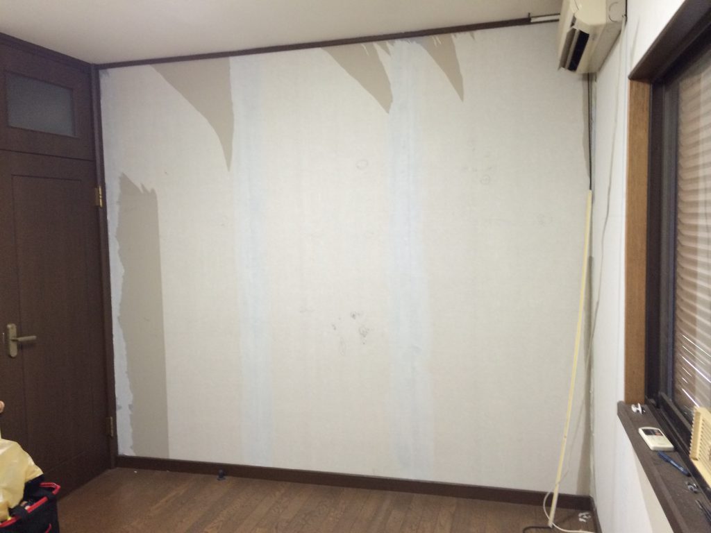 部屋改造リフォーム(キッチン新設・クロス)|2部屋を1部屋に。