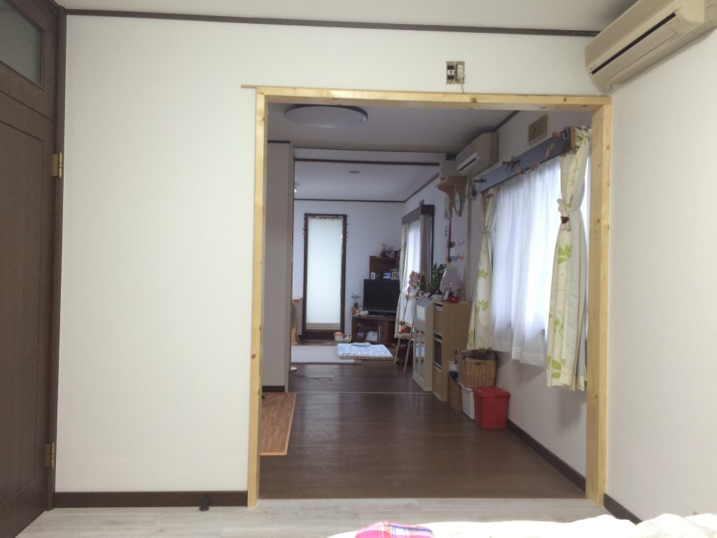 部屋改造リフォーム(キッチン新設・クロス)|奥行きのある空間へ