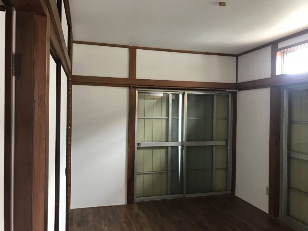内装工事 キッチン入れ替え、ユニットバス入れ替え、クロス全面張り替え、床材の張り込み、間仕切りの撤去、和室を洋室への変更|施工後